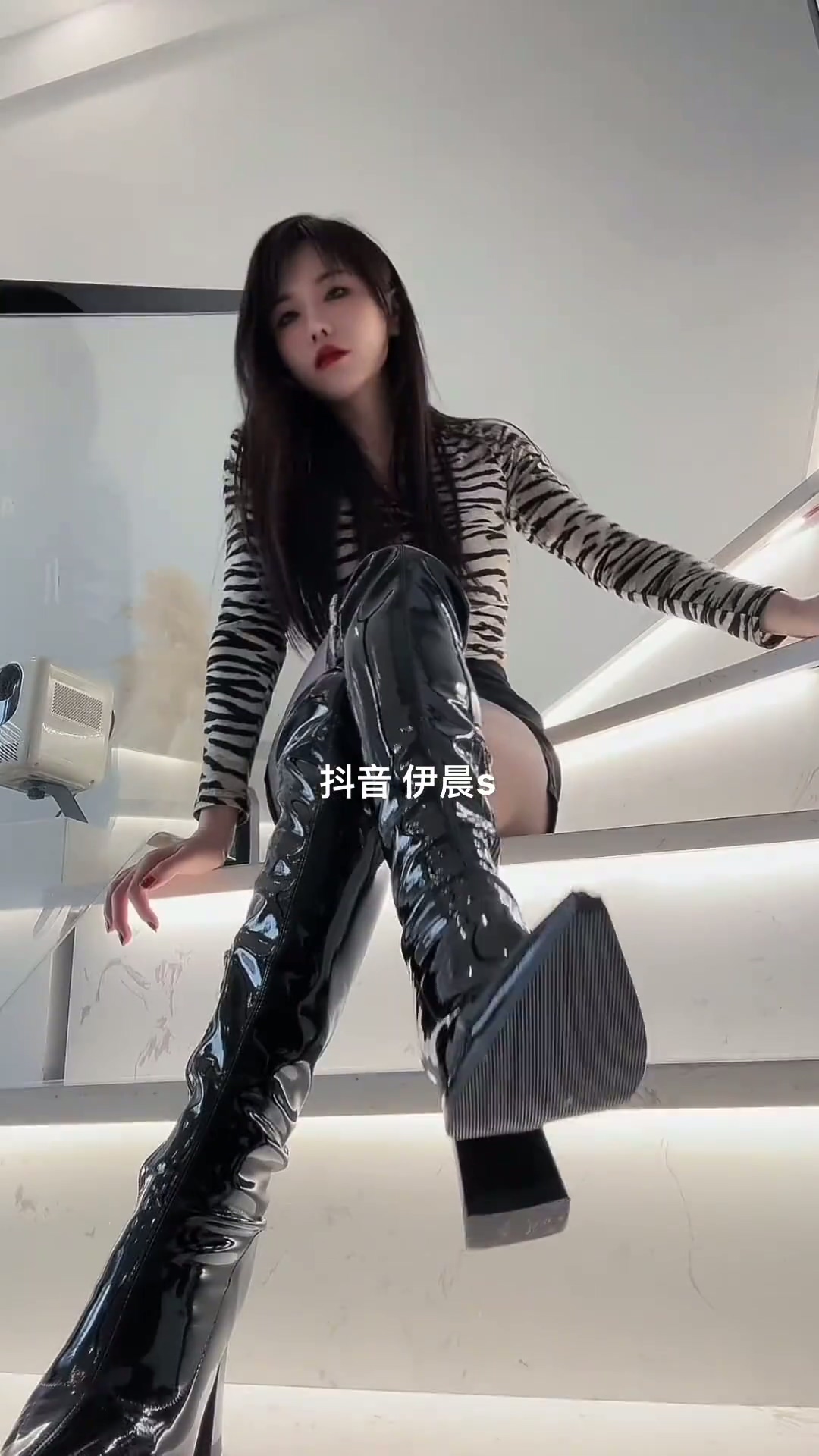 长靴小姐姐-伊晨s【69V】  第10张